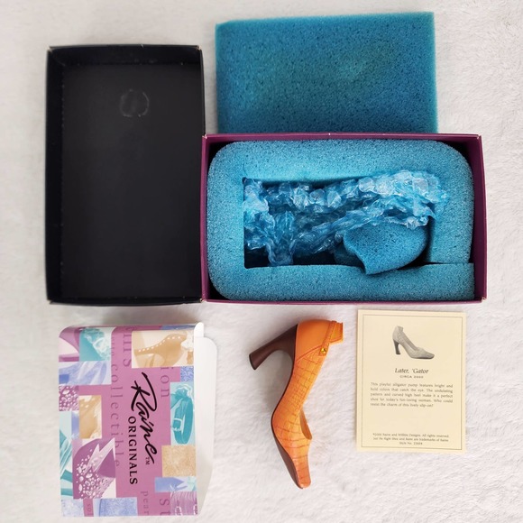 📽️Later, 'Gator- Just The Right Shoe Sculpture. Mint Condition. COA incl. Box - Picture 5 of 7